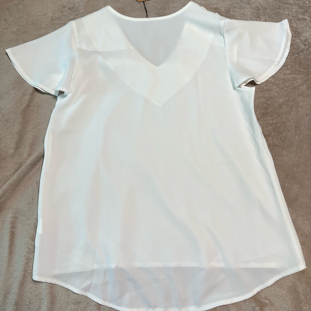 Beautiful blouse - Picture 3 of 3